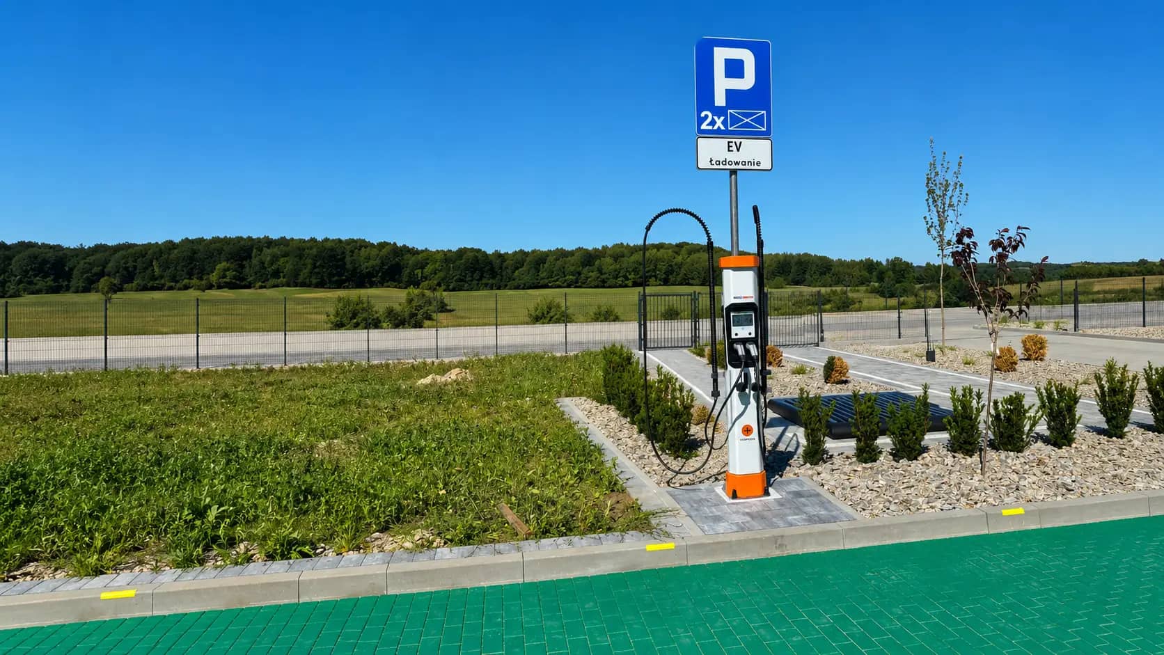 Infrastruktura ładowania EV dla branży produkcyjnej - satelita Kempower AC wspiera rozwój elektromobilności