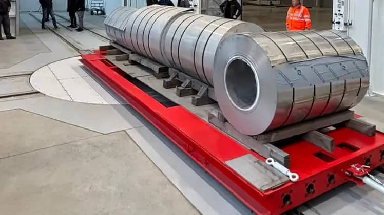 Obrotnik hydrauliczny do transportu szynowego ciężkich ładunków